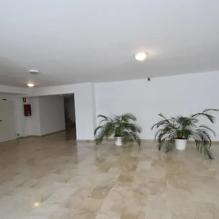 Impecable Near The Marina